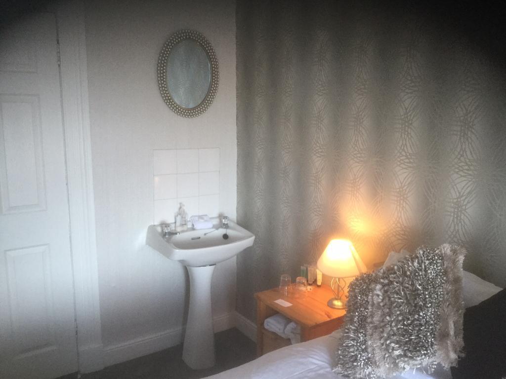 Ashlea House 2*